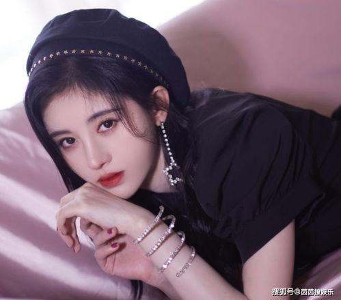 吃瓜娱乐圈鞠婧祎,娱乐圈的瓜田，她如何成为焦点？”